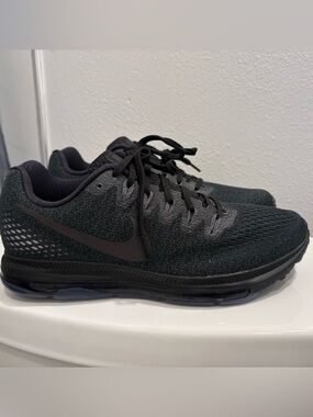 Nike Women's Zoom All Out Low Black Running Sneakers Brand New